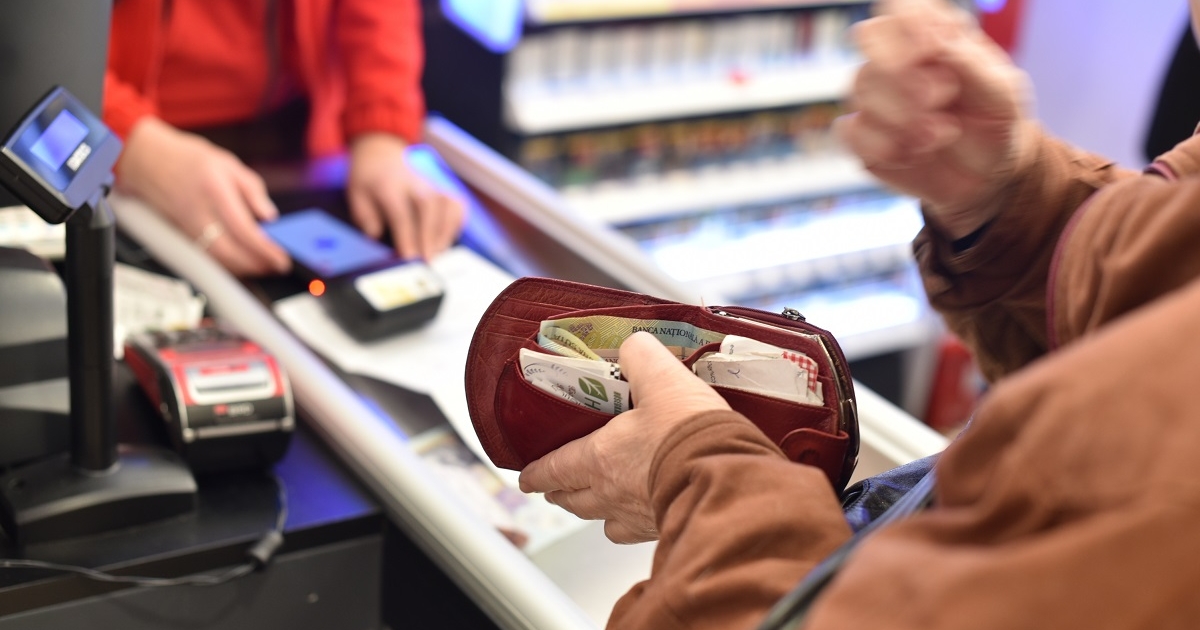 A romániai alkalmazottak 15 százalékát minimálbérrel fizetik